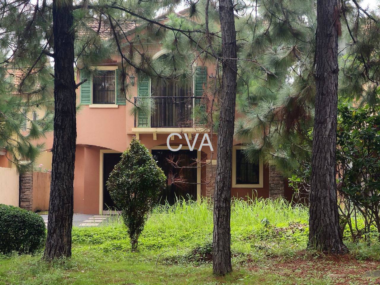 Luxurious 4Bedroom House in Valenza Crown Asia, Sta. Rosa, Laguna
